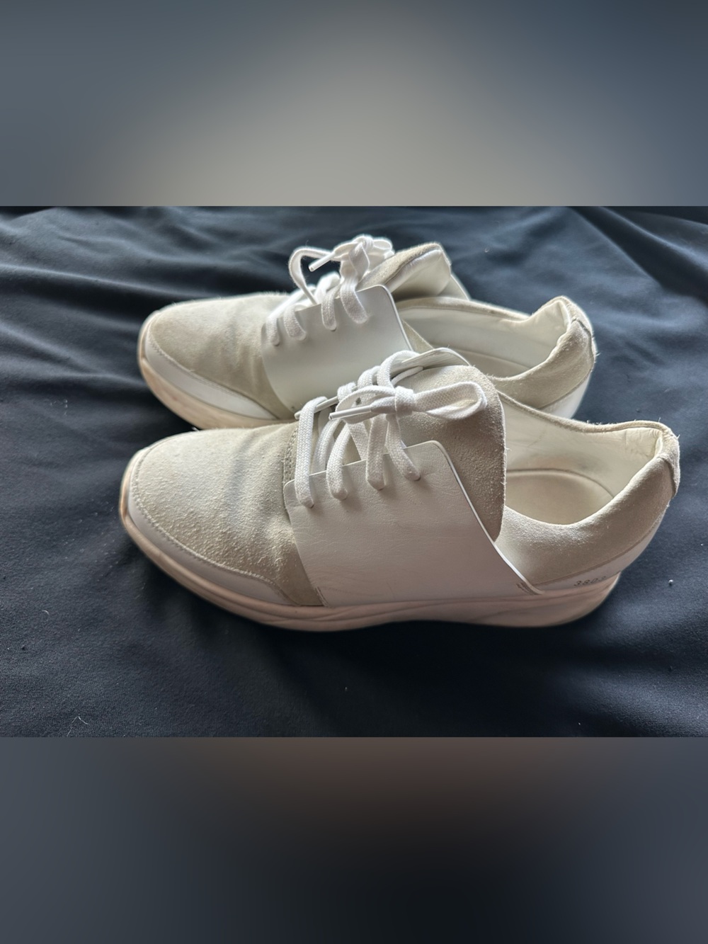 Common Projects Made in Italy Women's White and Cream Runner EU 37 Sneakers US 7 - Picture 2 of 16